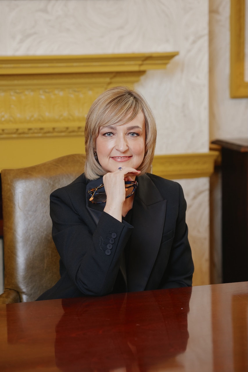 When you're ready to seriously scale, you bring in Fiona McKay the menopause at work growth expert