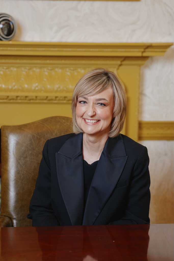 Fiona McKay, CEO Of The Menopause Maze and The Menopause Career Coach. 